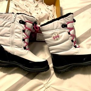 Totes girl's winter boots nwt